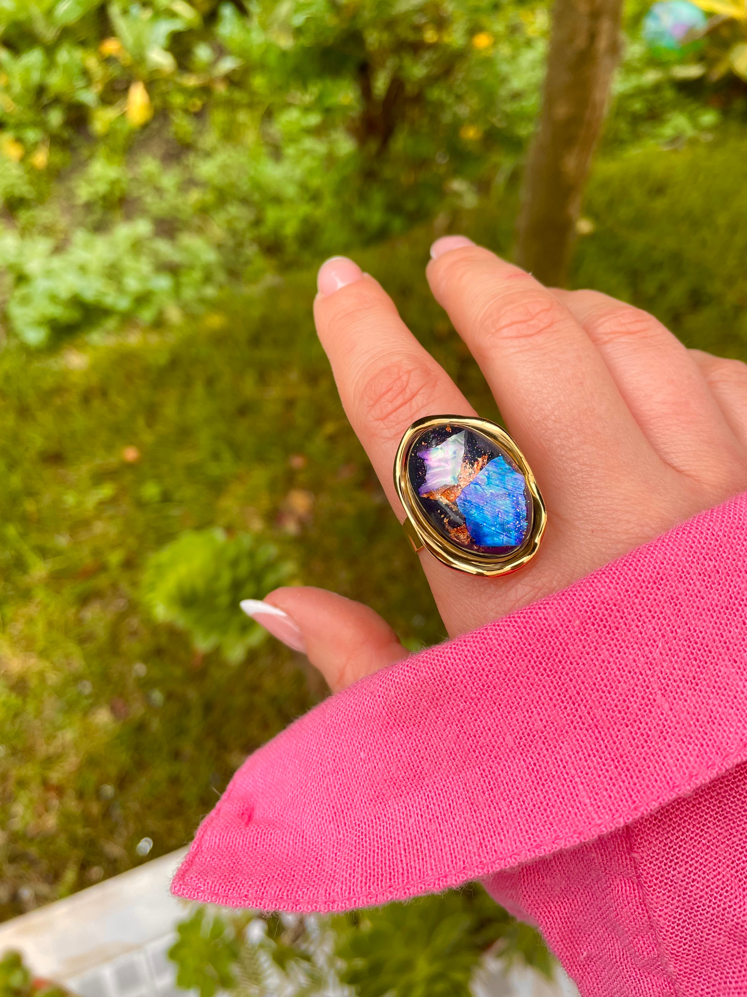 Anel com fundo azulão e brilhos